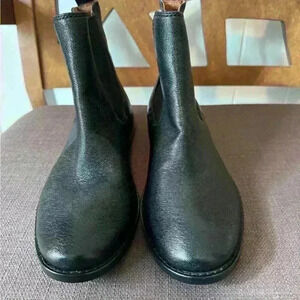 Frye Carly Chelsea Black Boots worn once please see the image